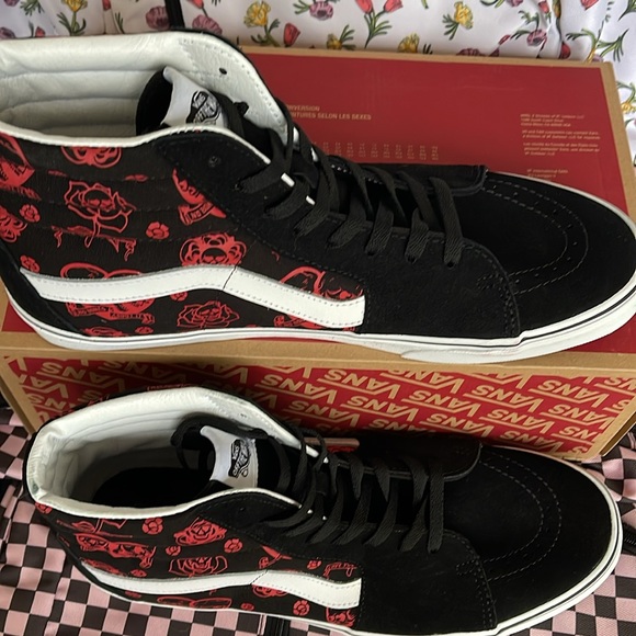 Vans Men’s Sk8-Hi Love You To Death Black/T
VN0007NSBMX
Sneakers - Picture 4 of 16